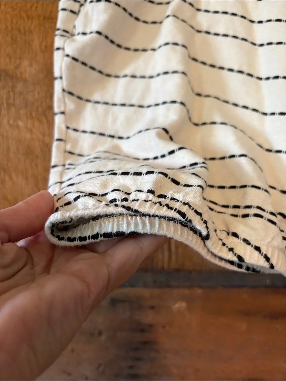 Dolan Left Coast Collection White Black Dotted Stripe Tee Shirt Womens Medium